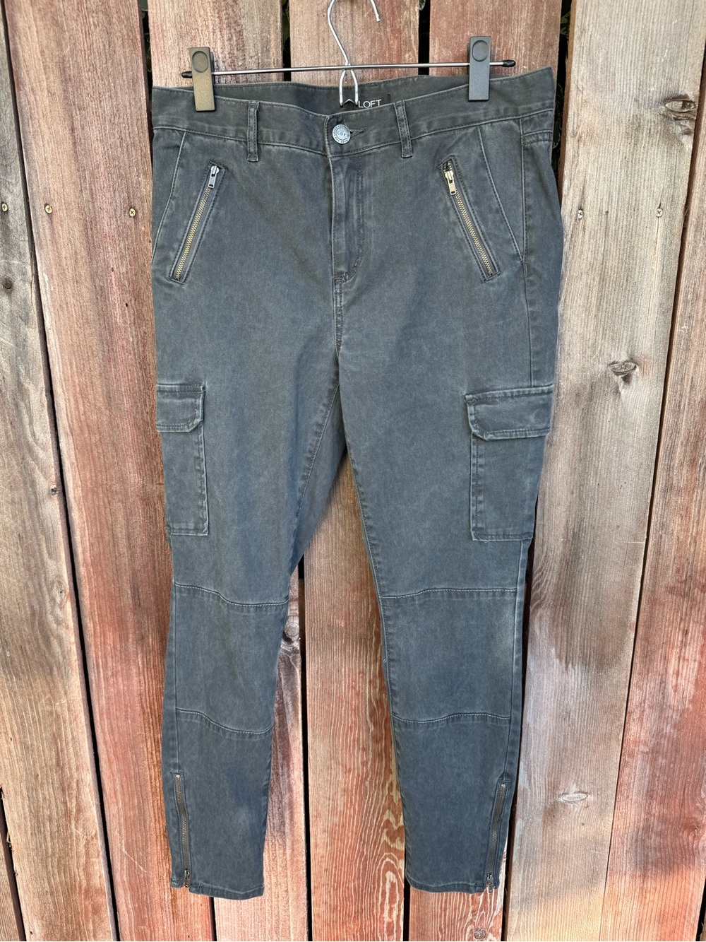 LOFT Grey Skinny Cargo Pants Size 4